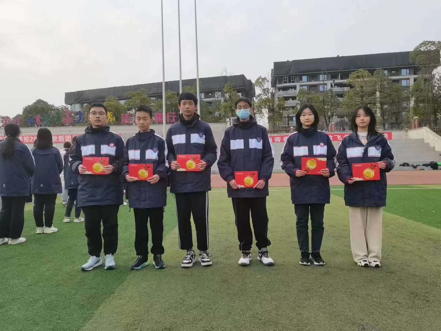 惊喜之女儿获得奖学金